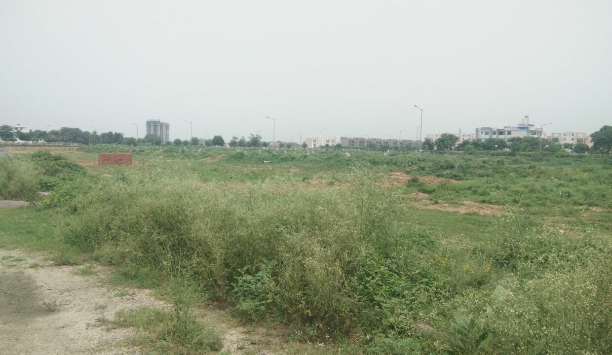 HUDA plots Faridabad